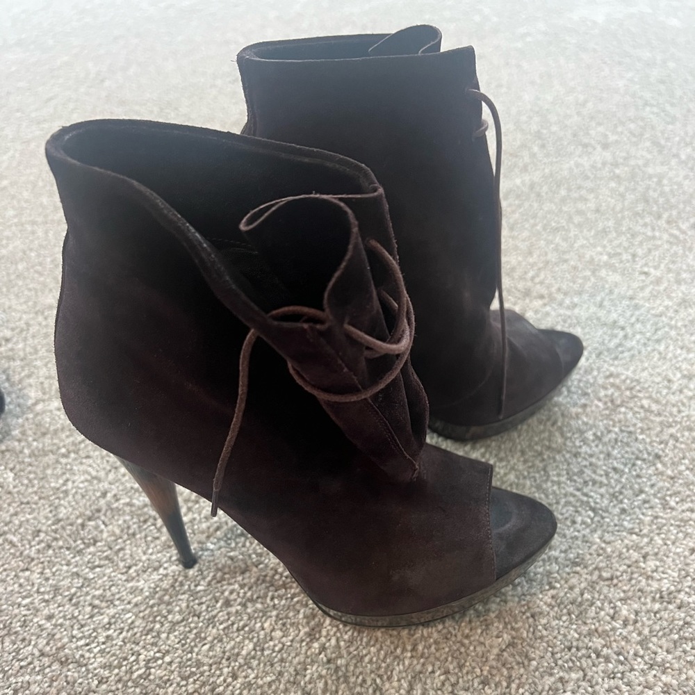 Burberry booties brown size 5